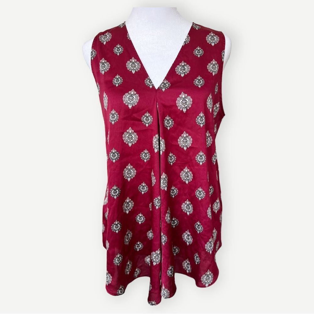 Ann Taylor Factory Sleeveless Flowy V-Neck Red Abstract Print Blouse. Medium.
